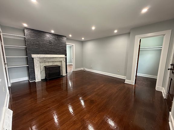 3rd image of 30 Hadley St