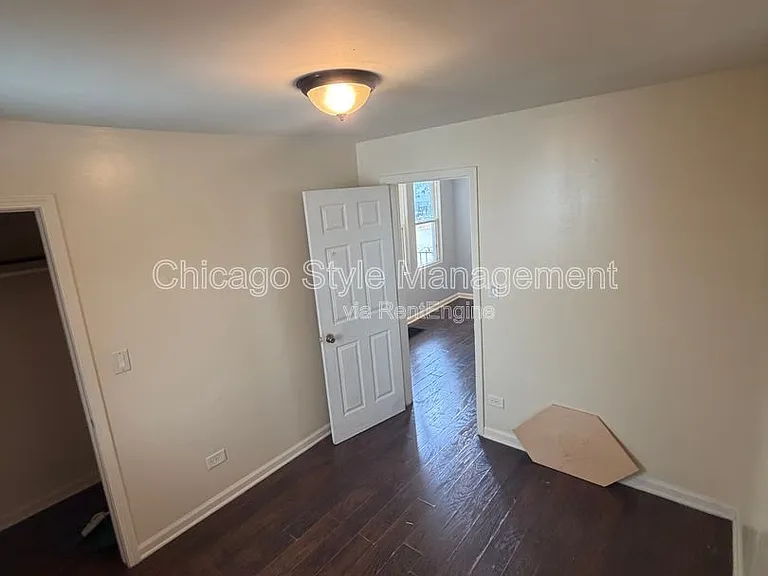 8756 S Exchange Ave #1F — Photo 6