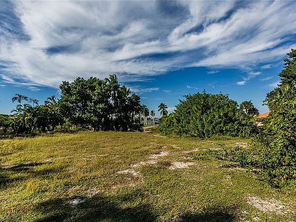 3rd image of 721 S Barfield Dr Lot 10