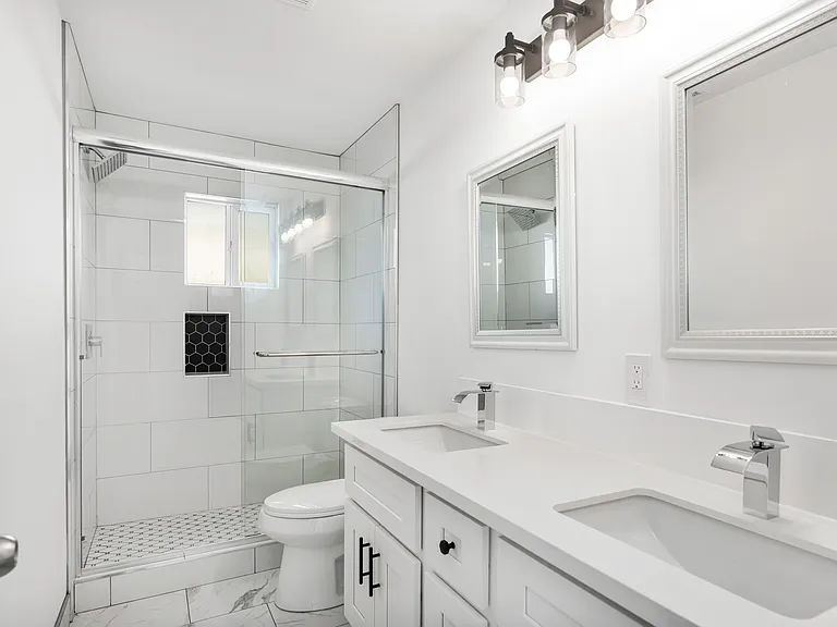 4851 Faculty Ave #B — Photo 2