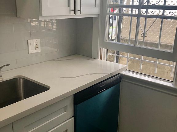 5th image of 726 Irolo St