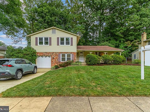 2nd image of 10432 Collingham Dr