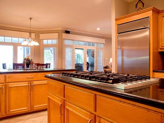 5th image of 1300 Beachrock Dr