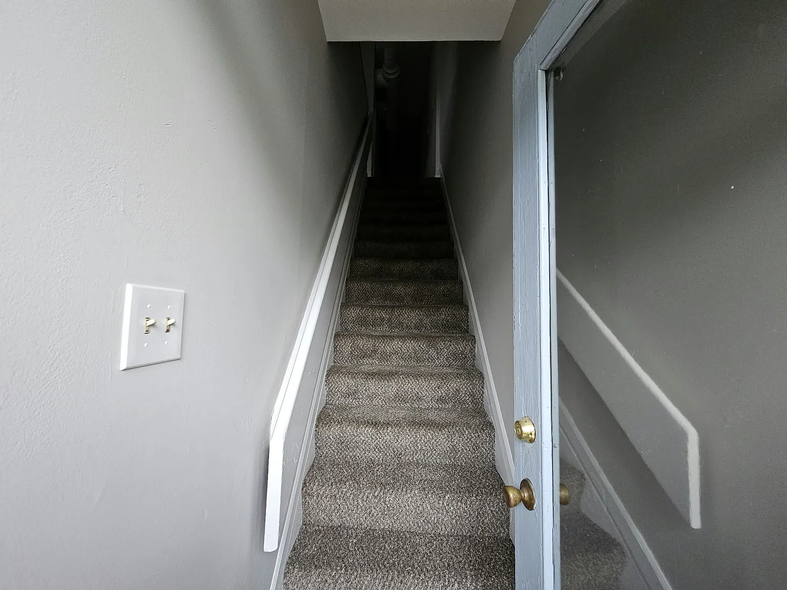 2 bed, 800 sqft, $1,200 — Photo 2