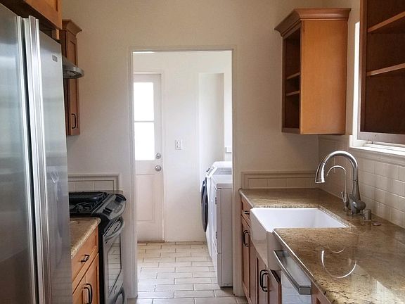 5th image of 214 Vernal Ave #2