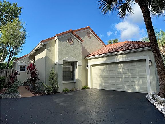 2nd image of 10280 NW 10th St