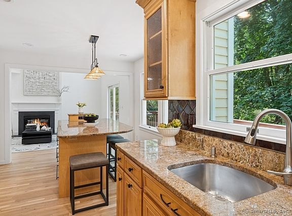 Eat in kitchen