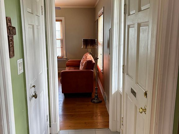 2nd image of 705 N Ashland Ave