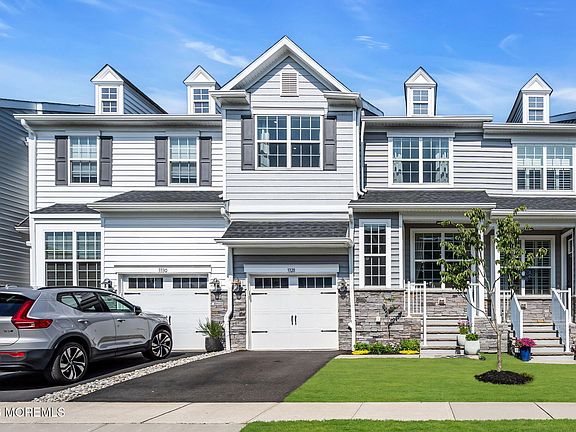 2nd image of 3328 Poplar Place