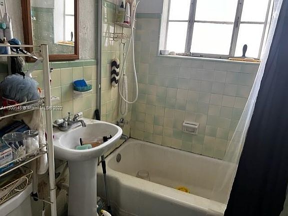 3rd image of 4311 SW 13th Ter