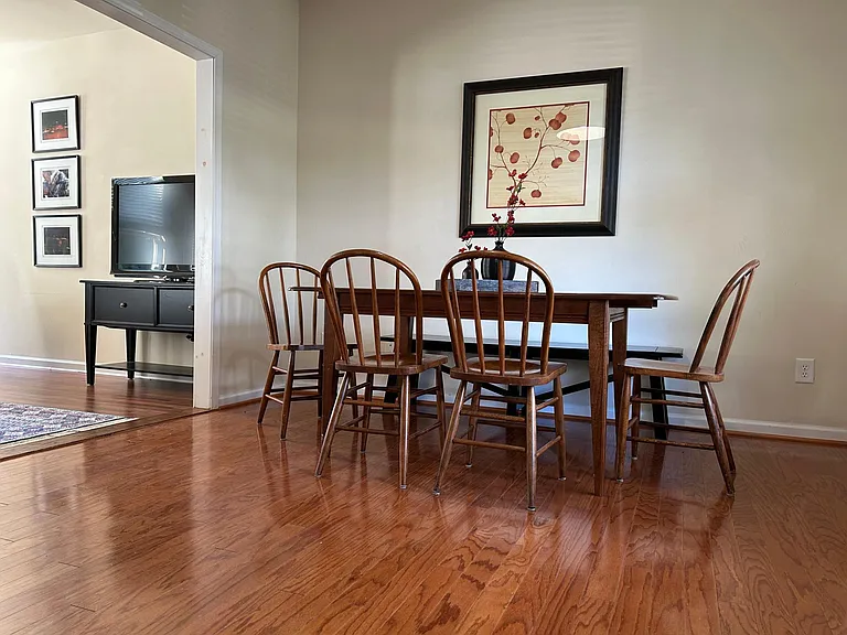 1906 Pear Tree Ln — Photo 9