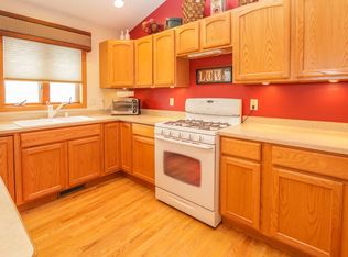 487 Dahl Dr, Deforest, WI 53532