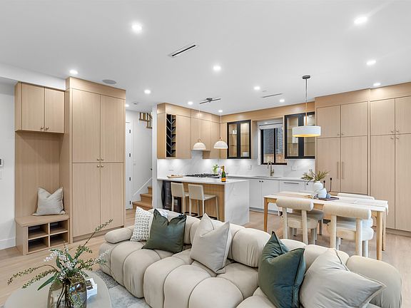 4th image of 165 E 45th Ave #2