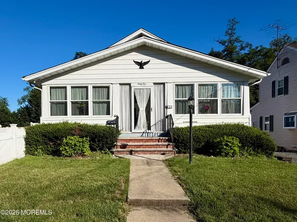 64 W George Street, Freehold, NJ 07728