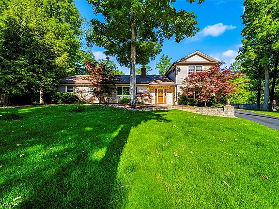 3rd image of 8360 Timberlane Dr