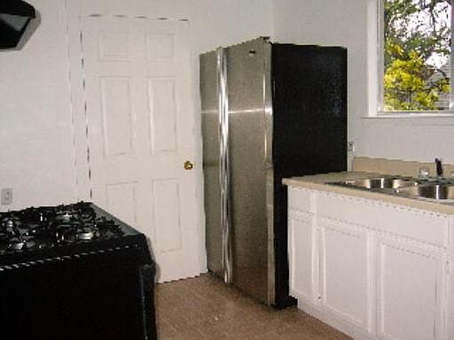 2nd image of 415-417 BELKNAP PL