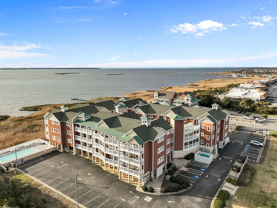 107 W Gray Eagle St #202