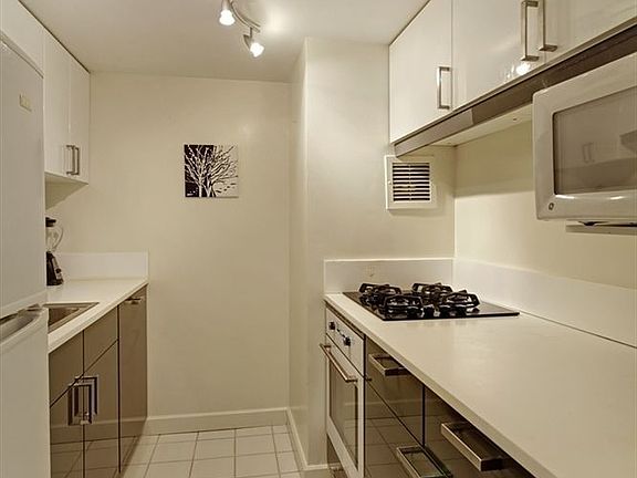 4th image of 404 E 79th St APT 29F