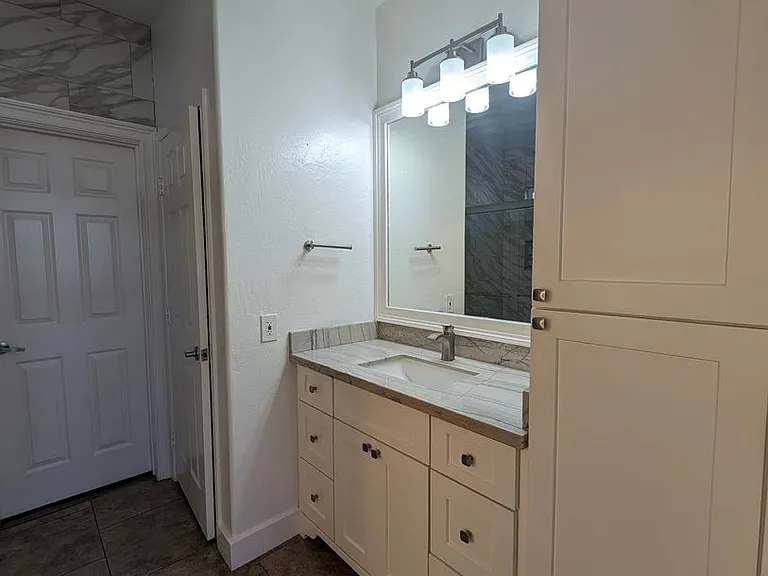 650 W Kent Pl — Photo 28