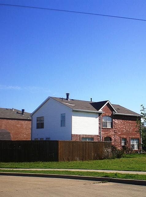 2nd image of 2046 Talon Dr