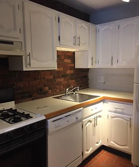19 Albemarle St #3 — Photo 5