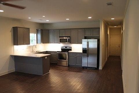 2nd image of 10 Hackberry Cir