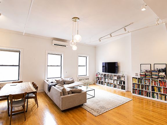 4th image of 4 Bond St Room Penthouse