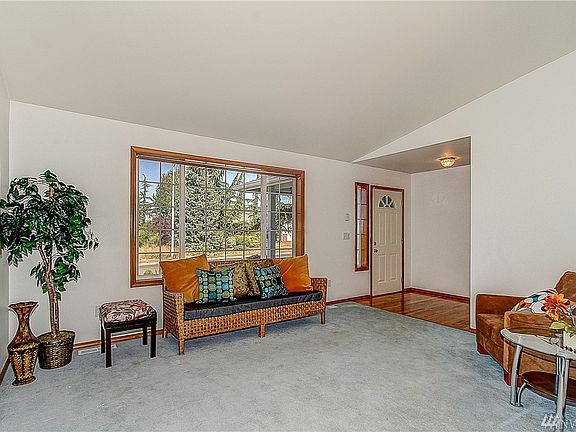3rd image of 6022 44th Pl NE
