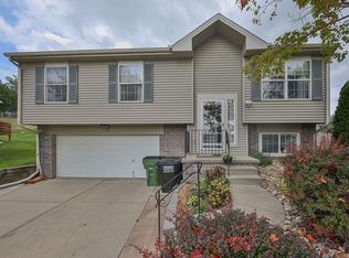 7415 S 176th Cir, Omaha, NE 68136