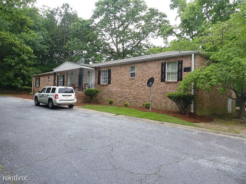 1st image of 938 Pine St NE