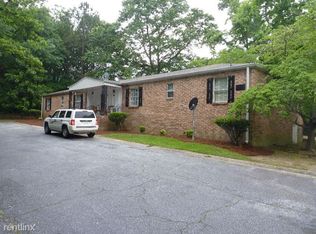 938 Pine St NE, Conyers, GA 30012