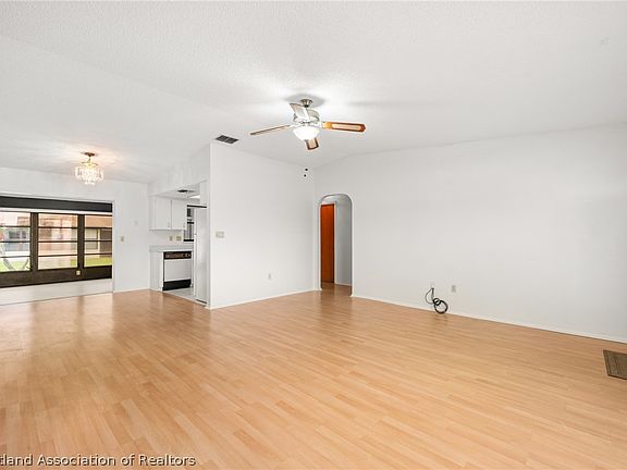 4th image of 3838 Thunderbird Hill Cir
