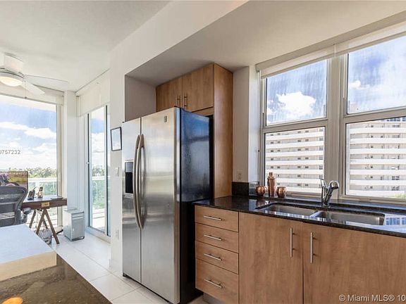 4th image of 7900 Harbor Island Dr APT 626