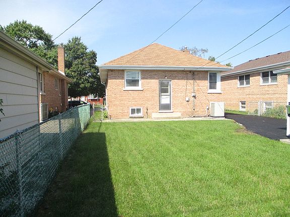 5th image of 2927 W 100th Pl