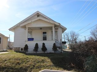 1146 Center Point Rd NE, Cedar Rapids, IA 52402