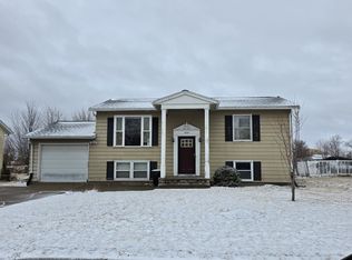 1500 9th St NW, Clinton, IA 52732