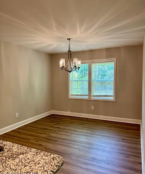 1050 W Indiana Ave — Photo 11