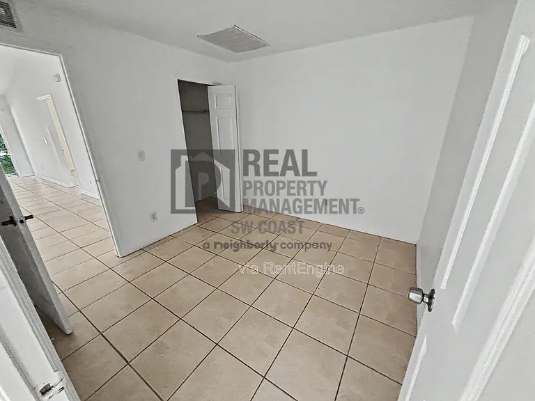 127 John Ave S — Photo 6