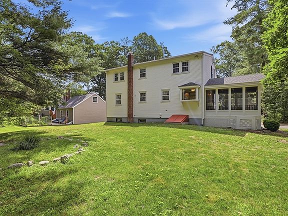 2nd image of 12 Hemlock Rd