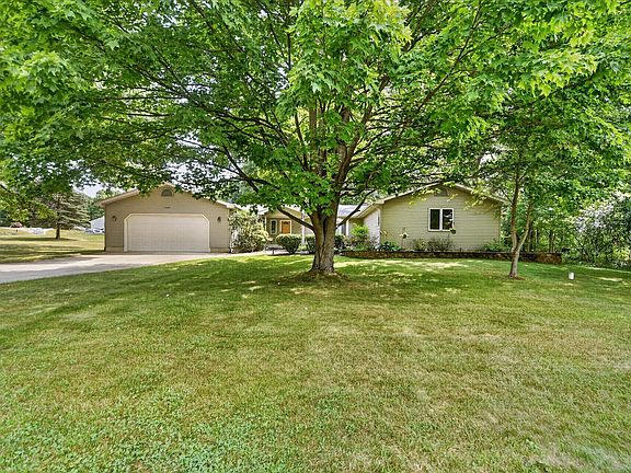 3rd image of 17334-10 Mile Rd