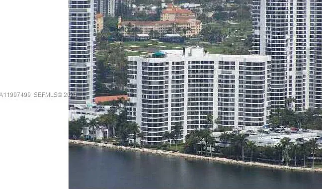 3600 Mystic Pointe Dr #1504 — Photo 3