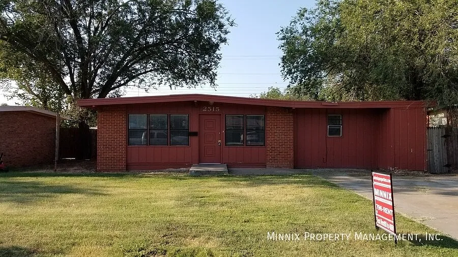 4 Bedroom | 2515 62nd St. — Photo 4