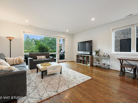 3rd image of 3224 W Palmer St #2W