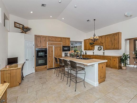 4th image of 514 Bayside Way