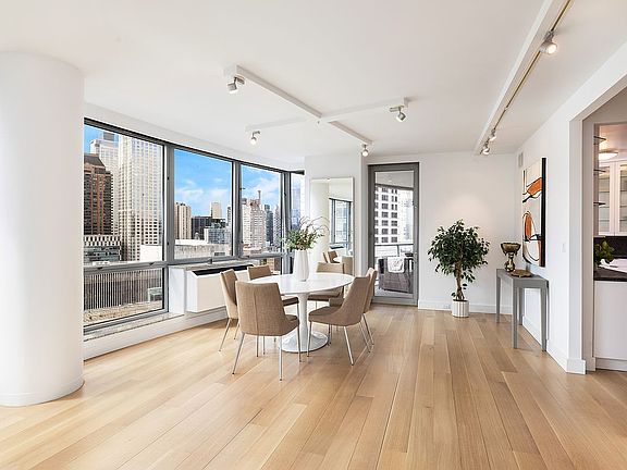3rd image of 1965 Broadway APT 17B