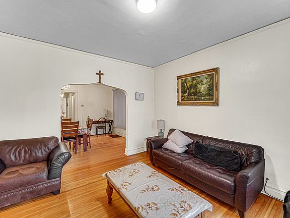 3rd image of 4703 W Gladys Ave