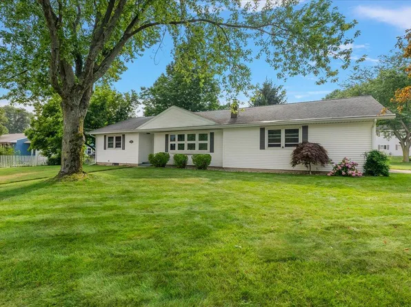 27 N Peach St, Hart, MI 49420