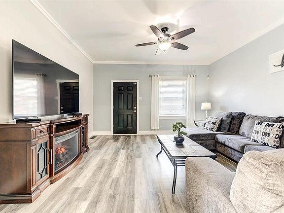 3rd image of 4638 Adkins Ave
