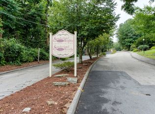 340 Sunderland Rd #5, Worcester, MA 01604