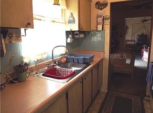 4th image of 6618 N Thatcher Ave